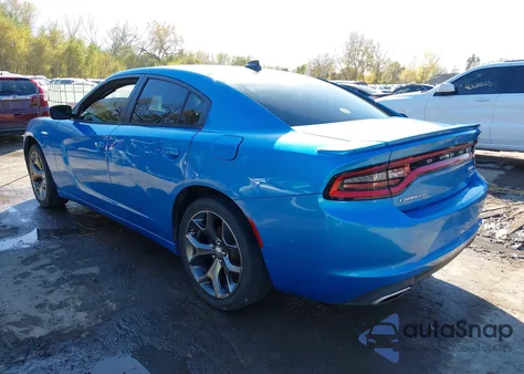 2015 Dodge Charger Sxt z USA, uszkodzony, nr VIN 2C3CDXHG6FH754380